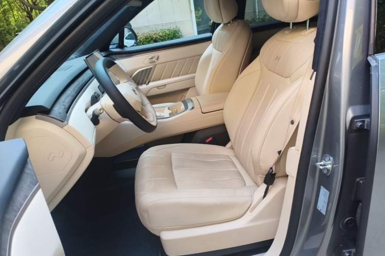 Used ONVO Luxeed L90 2025 Model—Ultra Six-Seater Version Left Front Seat