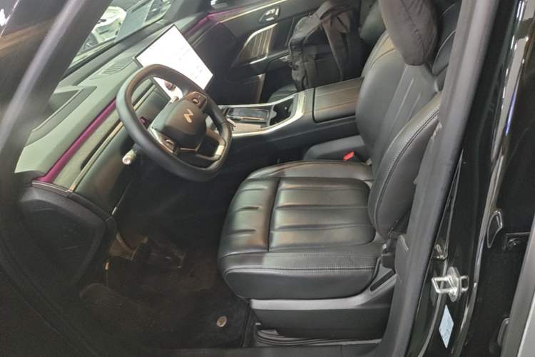 Used ONVO Luxeed L90 2025 Model—Max Six-Seater Version Left Front Seat