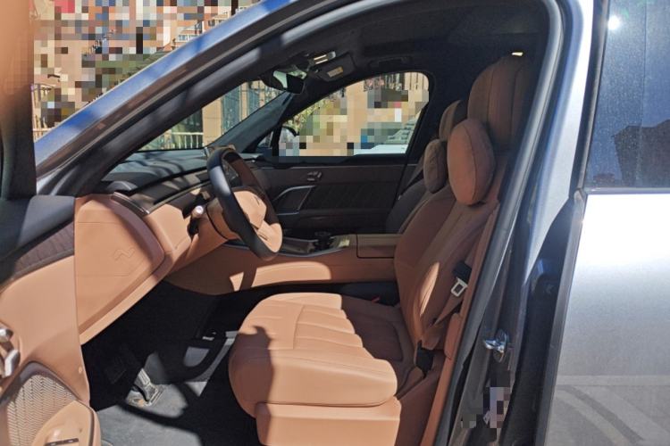 Used ONVO Luxeed L90 2025 Model—Max Six-Seater Version Left Front Seat