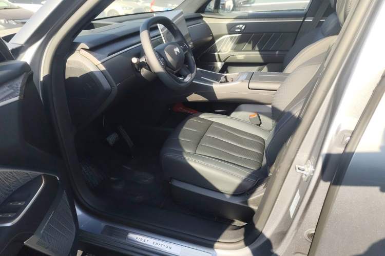 Used ONVO Luxeed L90 2025 Model—Max Six-Seater Version Left Front Seat