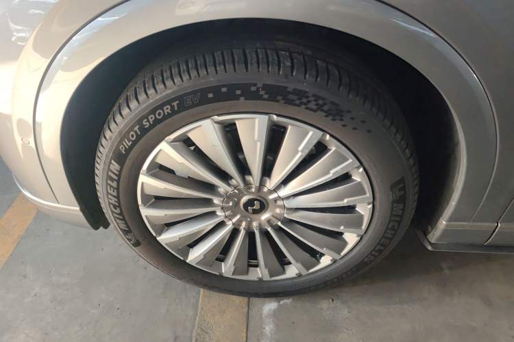 Used ONVO Luxeed L90 2025 Model—Ultra Six-Seater Version Left Front Wheel Hub