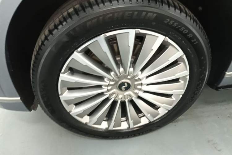 Used ONVO Luxeed L90 2025 Model—Max Six-Seater Version Left Front Wheel Hub