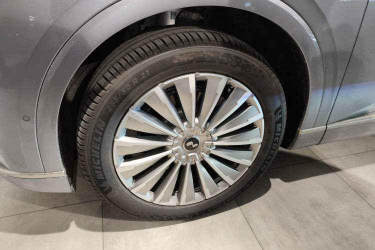 Used ONVO Luxeed L90 2025 Model—Max Six-Seater Version Left Front Wheel Hub