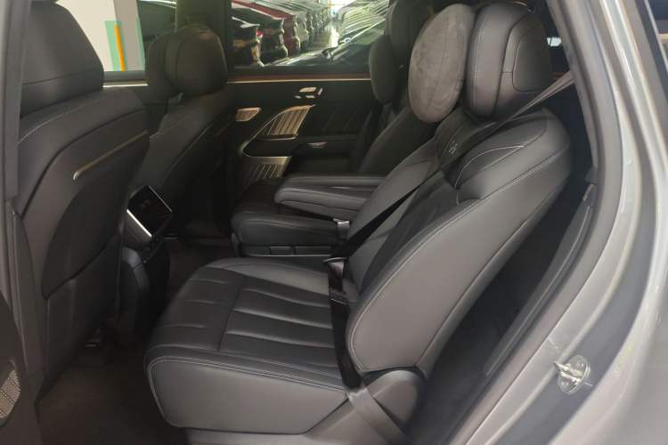 Used ONVO Luxeed L90 2025 Model—Ultra Six-Seater Version Left Rear Seat