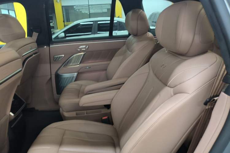 Used ONVO Luxeed L90 2025 Model Ultra Six-Seater 60-degree Battery Edition Left Rear Seat