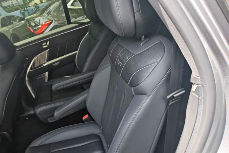 Used ONVO Luxeed L90 2025 Model—Max Six-Seater Version Left Rear Seat