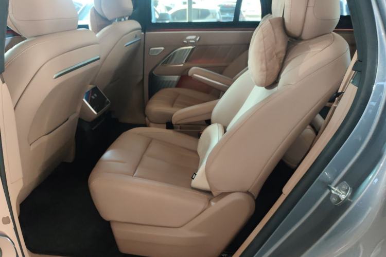 Used ONVO Luxeed L90 2025 Model—Ultra Six-Seater Version Left Rear Seat