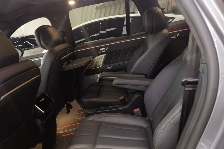 Used ONVO Luxeed L90 2025 Model—Ultra Six-Seater Version Left Rear Seat