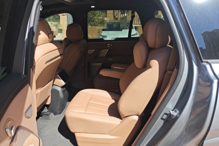 Used ONVO Luxeed L90 2025 Model—Max Six-Seater Version Left Rear Seat