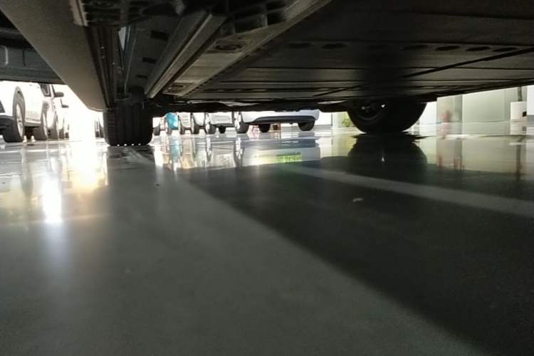 Used ONVO Luxeed L90 2025 Model—Max Six-Seater Version Left Side Sill