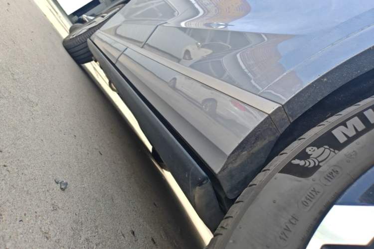 Used ONVO Luxeed L90 2025 Model—Ultra Six-Seater Version Left Side Sill