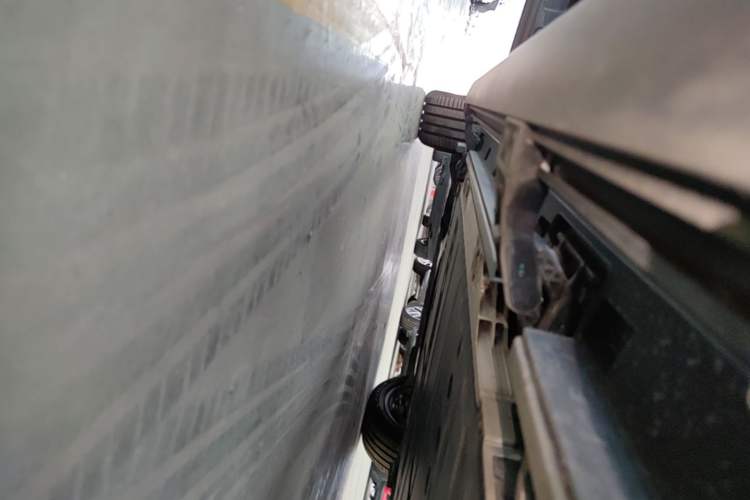 Used ONVO Luxeed L90 2025 Model—Pro Six-Seater Version Left Side Sill