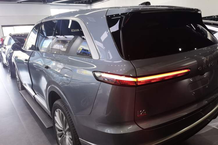 Used ONVO Luxeed L90 2025 Model—Ultra Six-Seater Version Rear Left 45 Deg