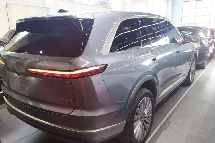 Used ONVO Luxeed L90 2025 Model—Ultra Six-Seater Version Rear Right 45 Deg