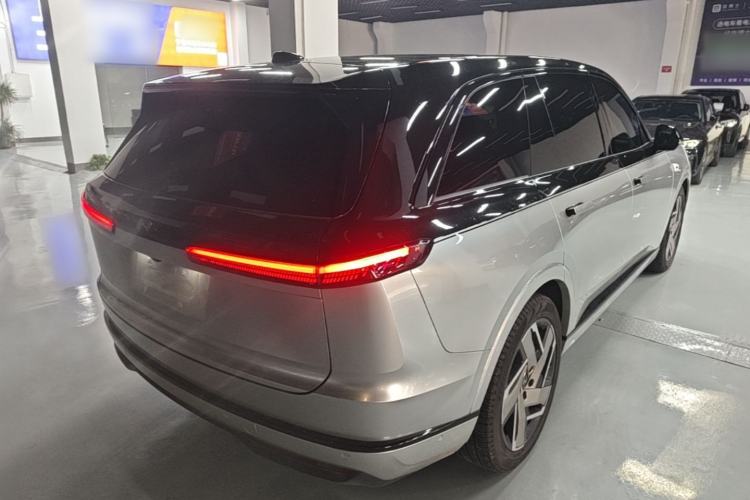 Used ONVO Luxeed L90 2025 Model—Max Six-Seater Version Rear Right 45 Deg