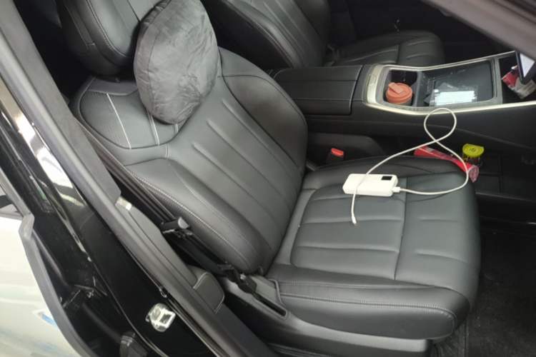Used ONVO Luxeed L90 2025 Model—Max Six-Seater Version Right Front Seat