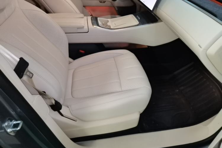 Used ONVO Luxeed L90 2025 Model—Max Six-Seater Version Right Front Seat