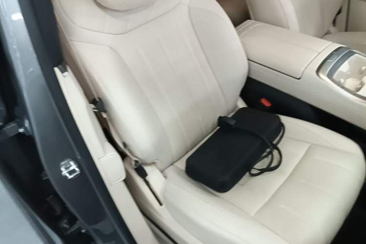 Used ONVO Luxeed L90 2025 Model—Max Six-Seater Version Right Front Seat