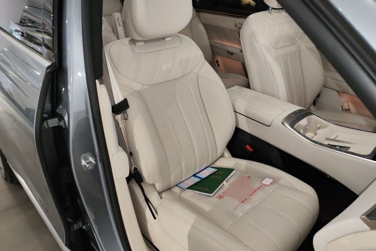 Used ONVO Luxeed L90 2025 Model—Max Six-Seater Version Right Front Seat