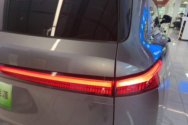 Used ONVO Luxeed L90 2025 Model—Pro Six-Seater Version Right Rear Taillight