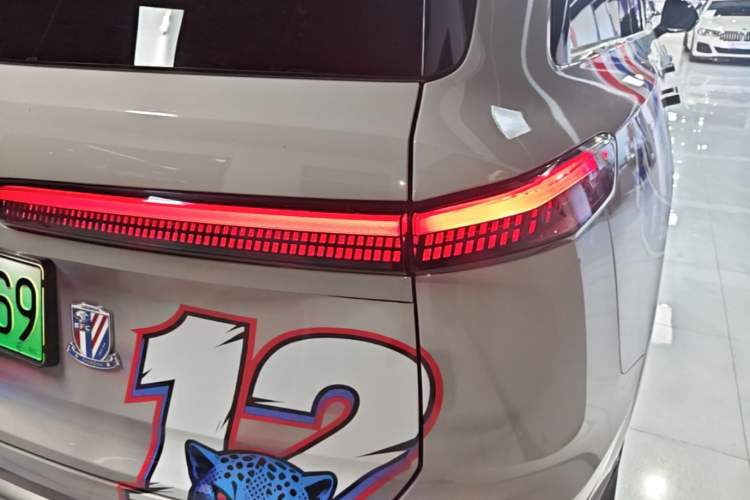 Used ONVO Luxeed L90 2025 Model—Max Six-Seater Version Right Rear Taillight
