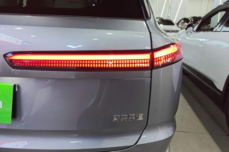Used ONVO Luxeed L90 2025 Model Max Six-Seater 60-degree Battery Edition Right Rear Taillight