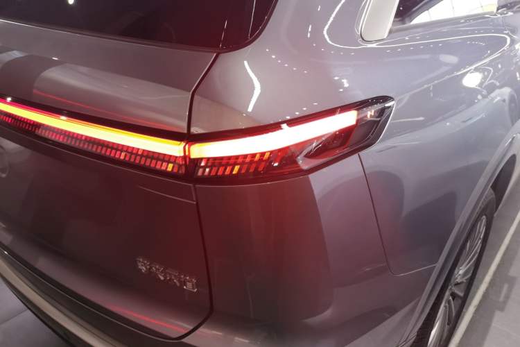Used ONVO Luxeed L90 2025 Model—Ultra Six-Seater Version Right Rear Taillight