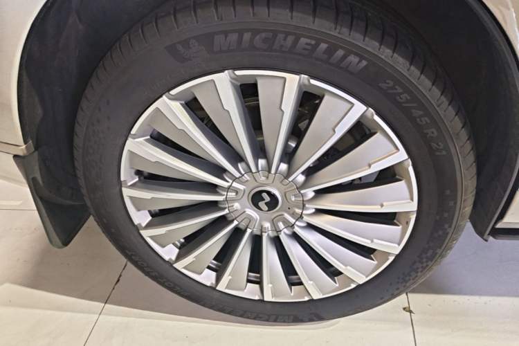 Used ONVO Luxeed L90 2025 Model—Max Six-Seater Version Right Rear Wheel Hub