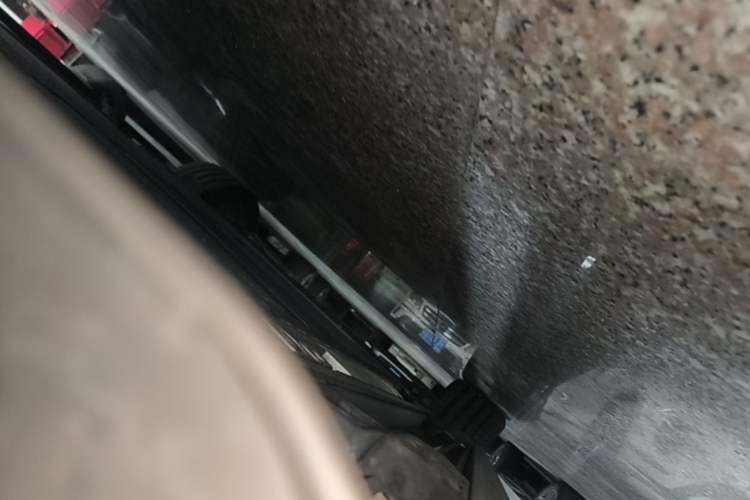 Used ONVO Luxeed L90 2025 Model—Max Six-Seater Version Right Side Sill