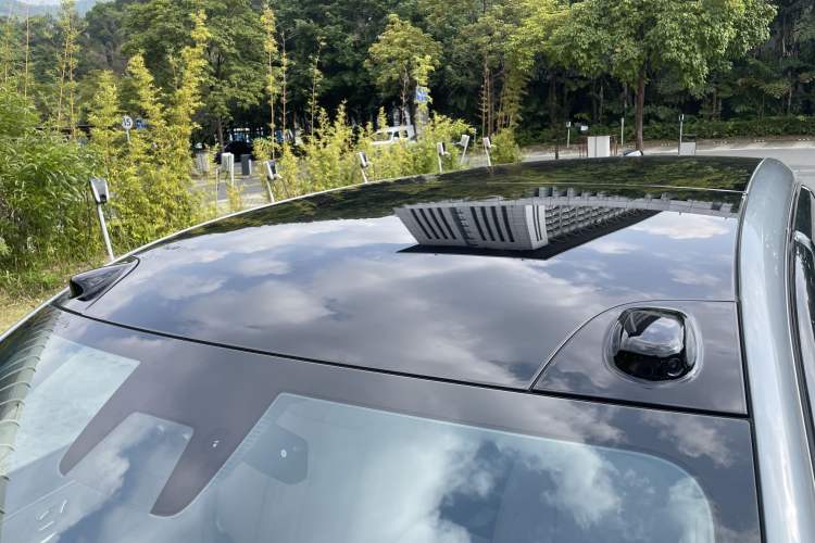 Used ONVO Luxeed L90 2025 Model—Ultra Six-Seater Version Roof