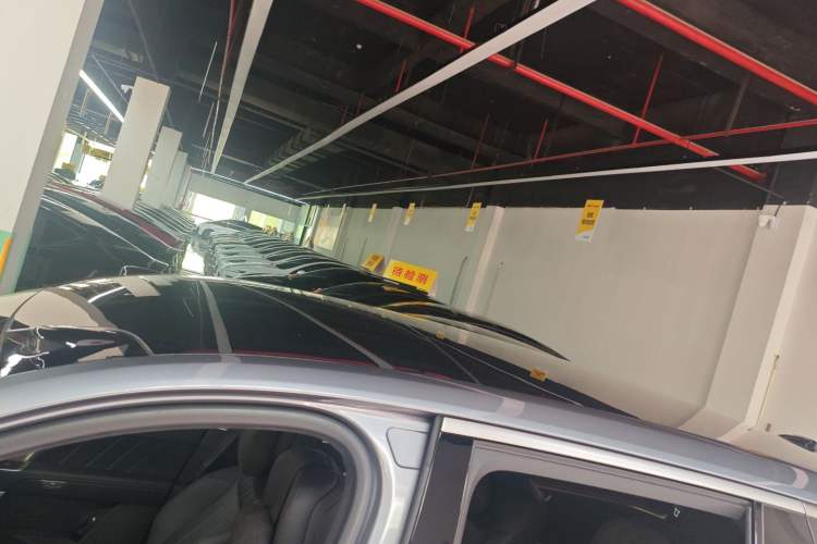 Used ONVO Luxeed L90 2025 Model—Ultra Six-Seater Version Roof