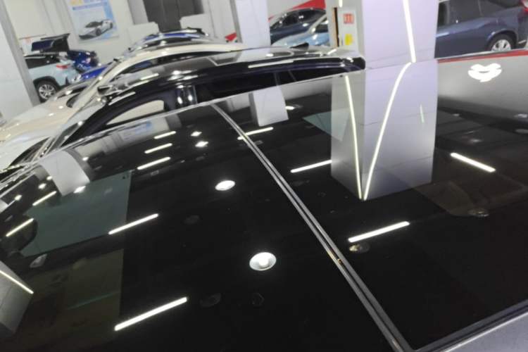 Used ONVO Luxeed L90 2025 Model Max Six-Seater 60-degree Battery Edition Roof
