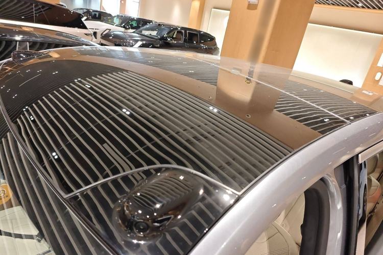 Used ONVO Luxeed L90 2025 Model—Ultra Six-Seater Version Roof
