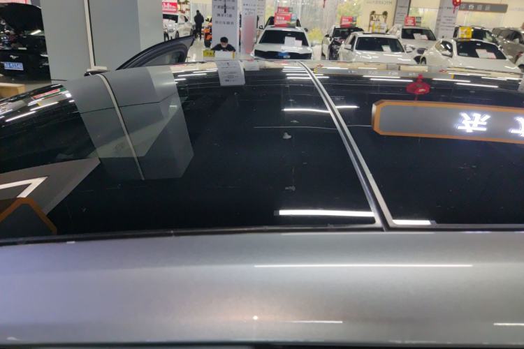 Used ONVO Luxeed L90 2025 Model—Max Six-Seater Version Roof