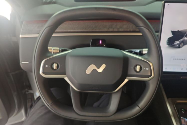 Used ONVO Luxeed L90 2025 Model—Ultra Six-Seater Version Steering Wheel