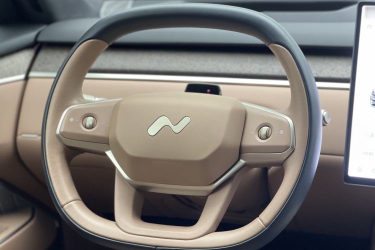 Used ONVO Luxeed L90 2025 Model Ultra Six-Seater 60-degree Battery Edition Steering Wheel