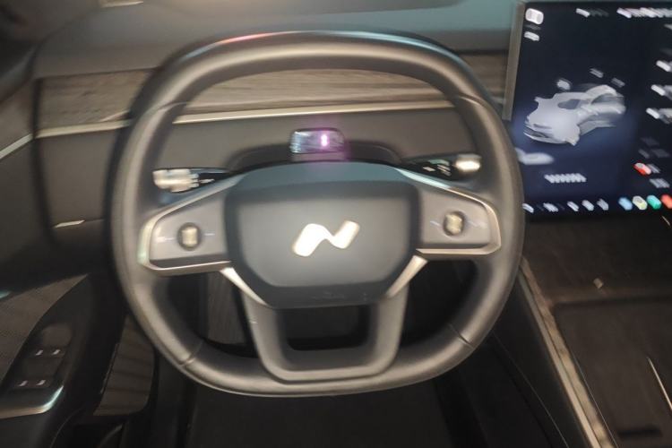 Used ONVO Luxeed L90 2025 Model—Ultra Six-Seater Version Steering Wheel
