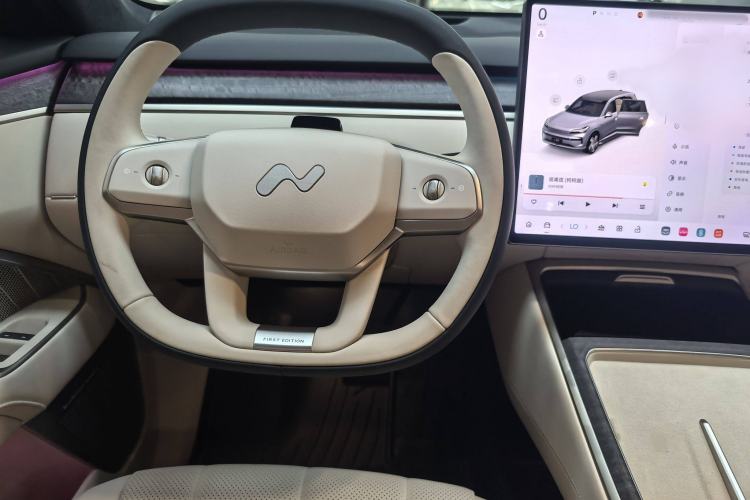 Used ONVO Luxeed L90 2025 Model—Ultra Six-Seater Version Steering Wheel