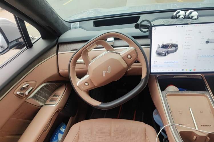 Used ONVO Luxeed L90 2025 Model—Ultra Six-Seater Version Steering Wheel