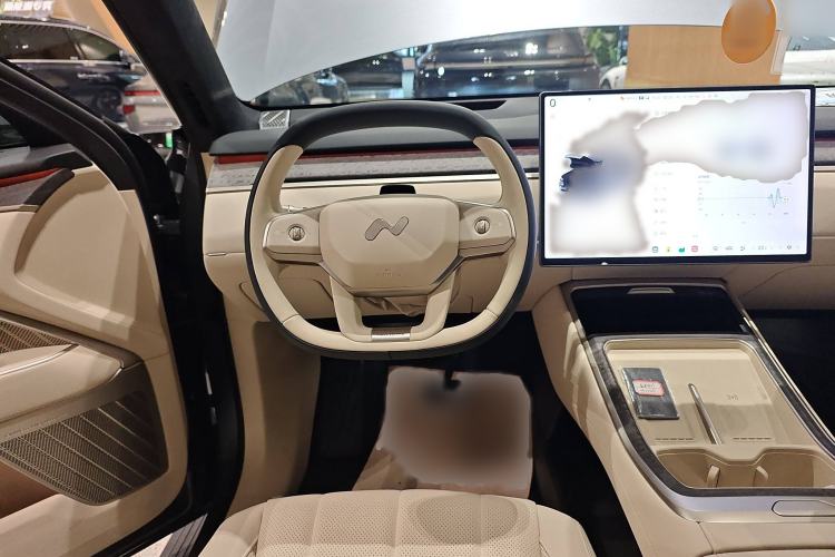 Used ONVO Luxeed L90 2025 Model—Ultra Six-Seater Version Steering Wheel