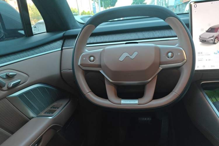 Used ONVO Luxeed L90 2025 Model—Ultra Six-Seater Version Steering Wheel