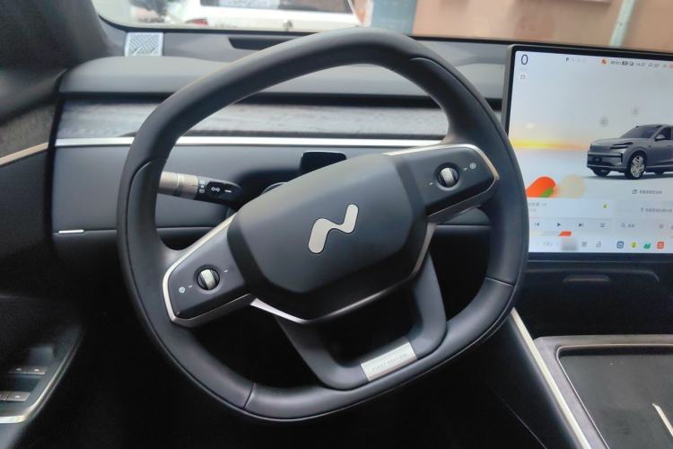 Used ONVO Luxeed L90 2025 Model—Ultra Six-Seater Version Steering Wheel