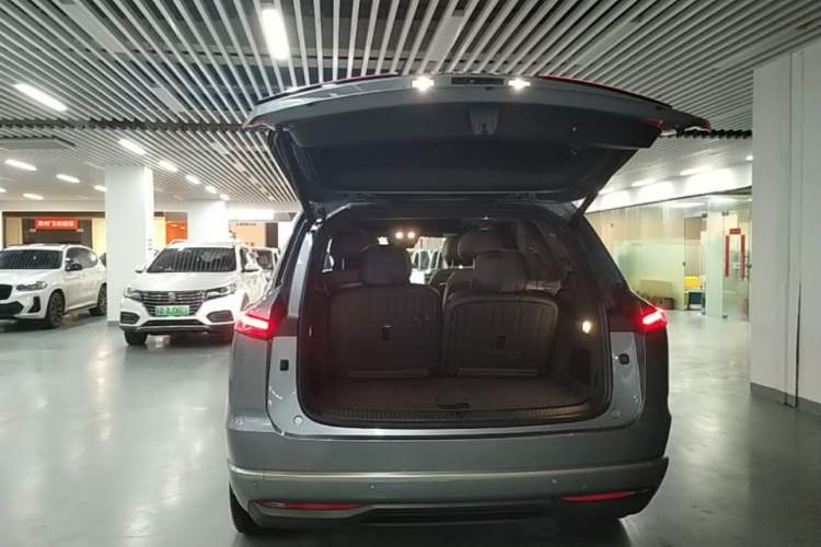 Used ONVO Luxeed L90 2025 Model—Max Six-Seater Version Trunk