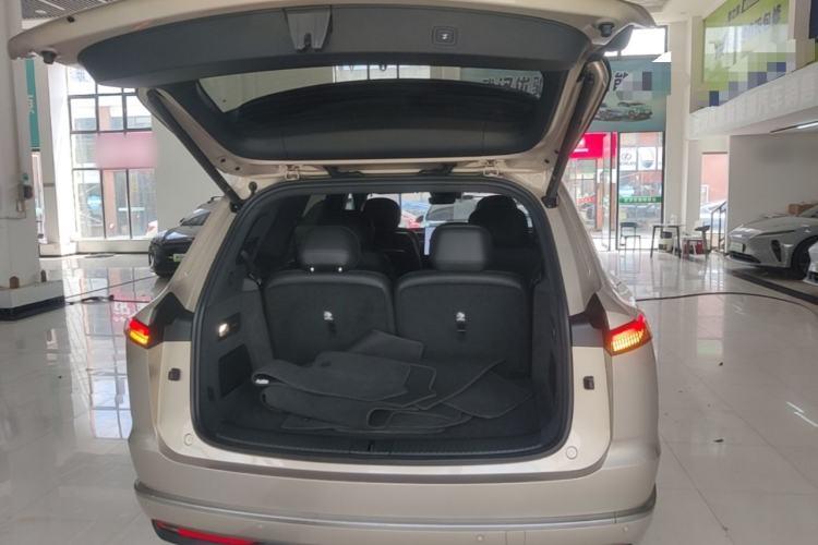 Used ONVO Luxeed L90 2025 Model—Ultra Six-Seater Version Trunk