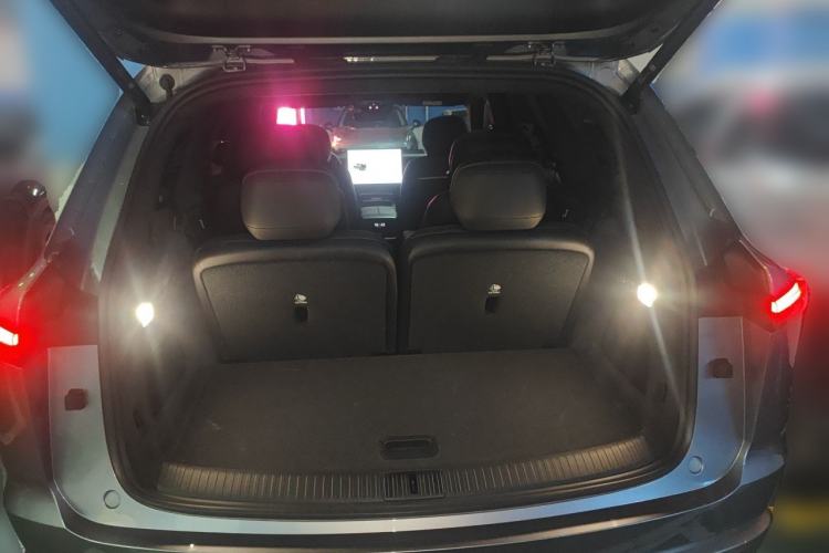 Used ONVO Luxeed L90 2025 Model—Ultra Six-Seater Version Trunk