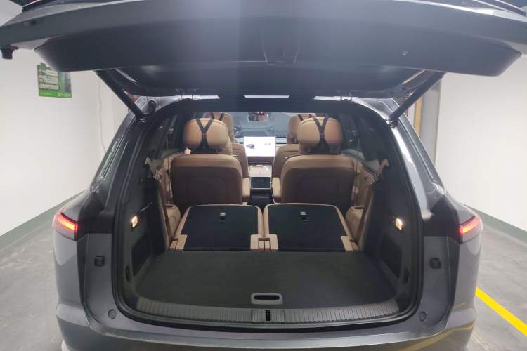 Used ONVO Luxeed L90 2025 Model—Max Six-Seater Version Trunk