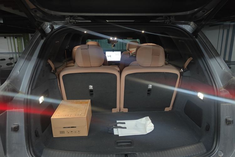 Used ONVO Luxeed L90 2025 Model—Max Six-Seater Version Trunk