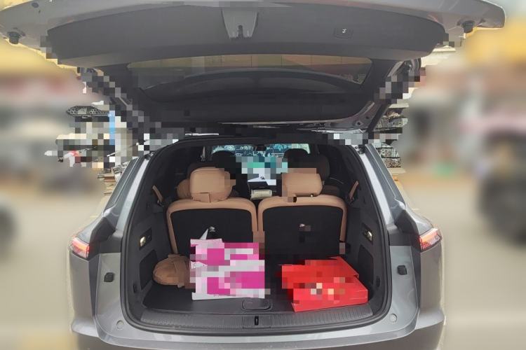 Used ONVO Luxeed L90 2025 Model—Ultra Six-Seater Version Trunk