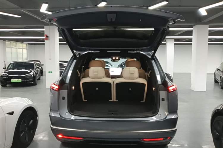 Used ONVO Luxeed L90 2025 Model—Max Six-Seater Version Trunk