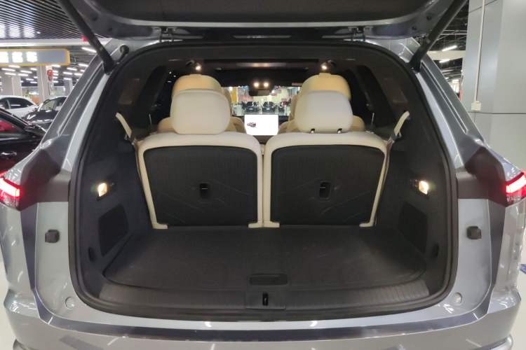 Used ONVO Luxeed L90 2025 Model—Max Six-Seater Version Trunk
